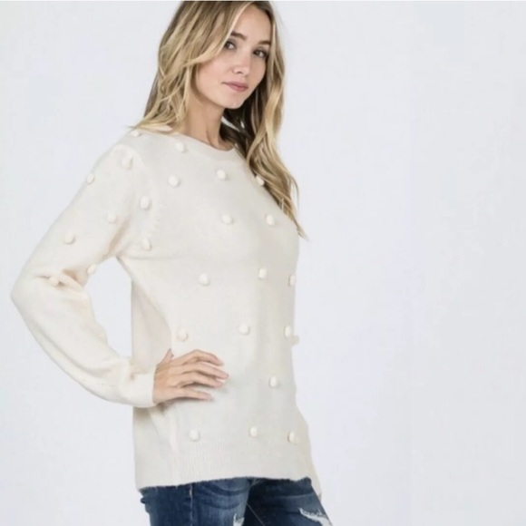Banana Republic Sweaters - Banana Republic sweater pullover size L pom pom